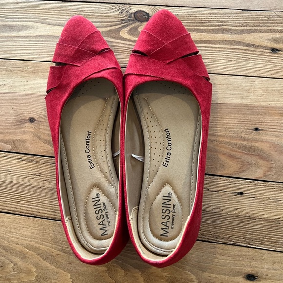 Massini Shoes - Women’s Massini red pointed toe flats size 10